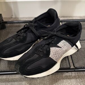 Stylish Black and White Women's Sneakers